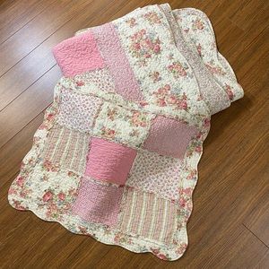 Cottagecore Reversible Coverlet with Sham